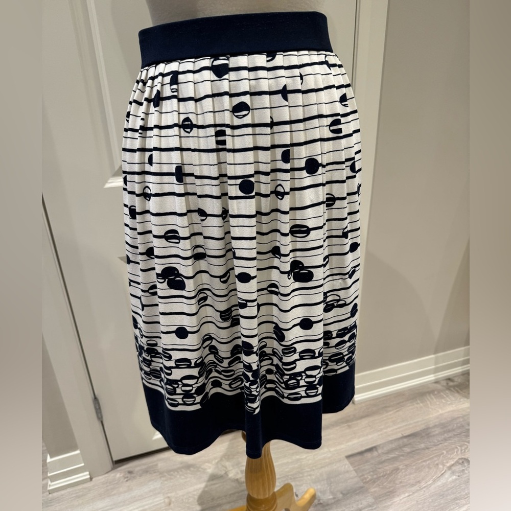 🔥SOLD🔥Diana Ferrari Black and White Pleated Midi Skirt